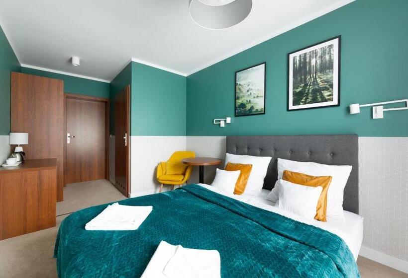 リゾートホテル Dom Wczasowy Kamela