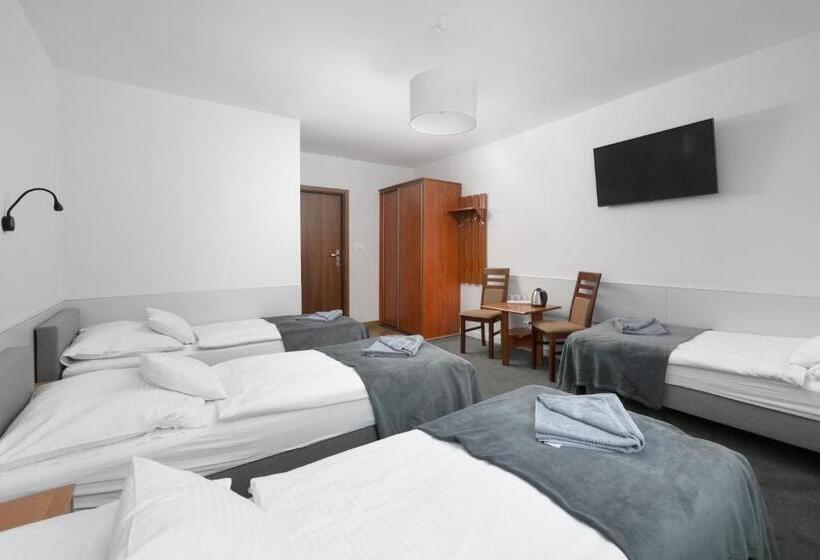 リゾートホテル Dom Wczasowy Kamela