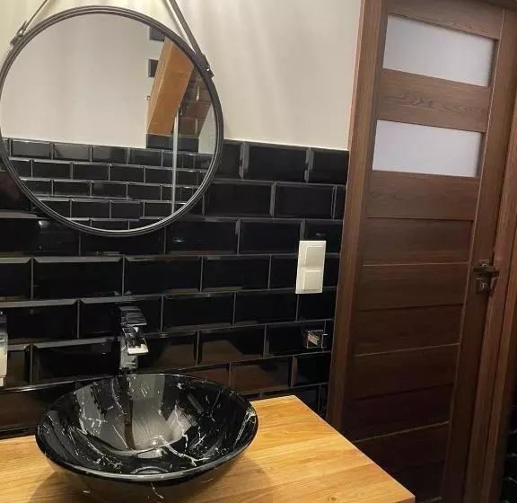 Retkeilymaja Miodosytnia