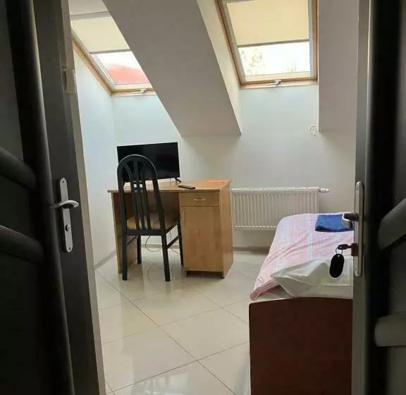 Retkeilymaja Zajazd Okalina