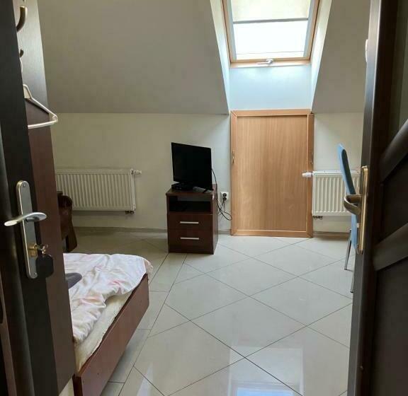 ユースホステル Zajazd Okalina