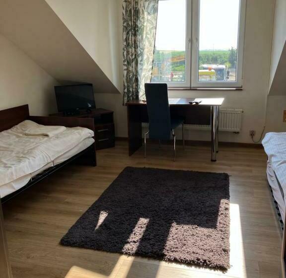 ユースホステル Zajazd Okalina