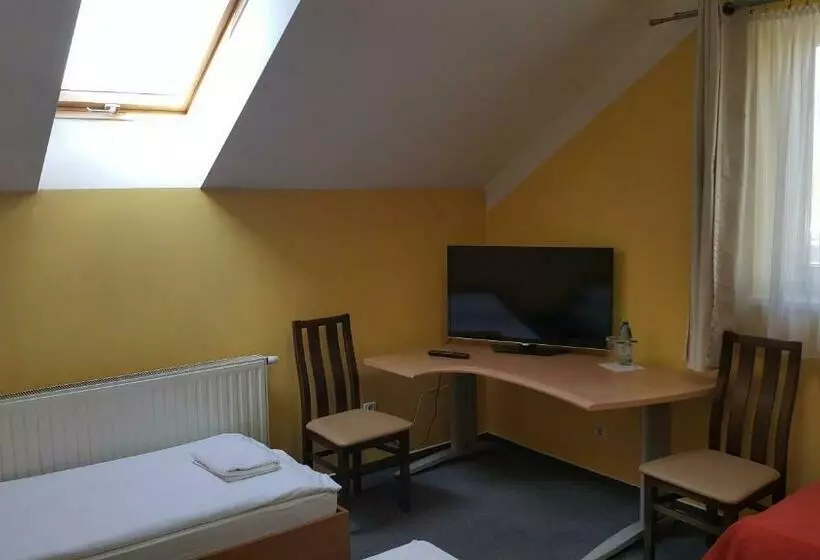 Retkeilymaja Zajazd Gosciniec