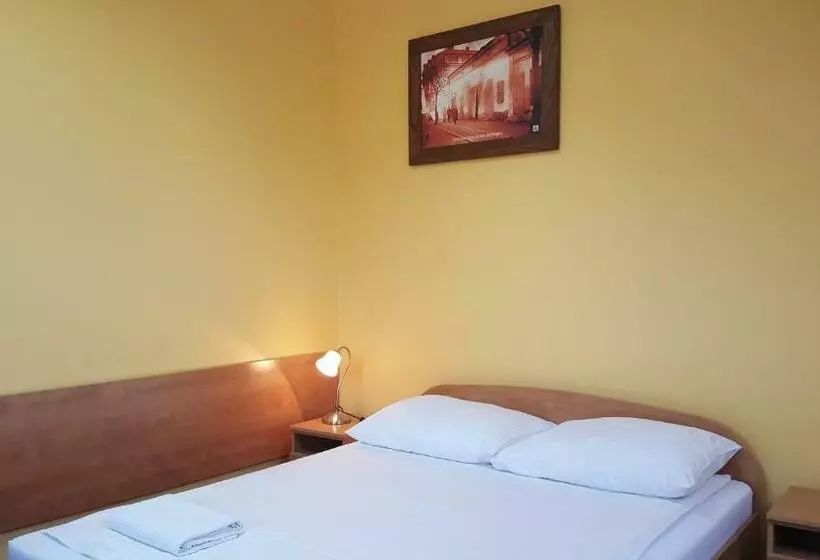 Retkeilymaja Zajazd Gosciniec