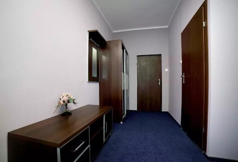 Retkeilymaja Zajazd Monki