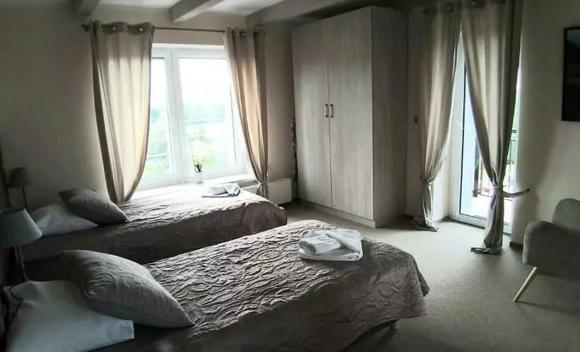 Aamiaismajoitus (B&B) Artemis