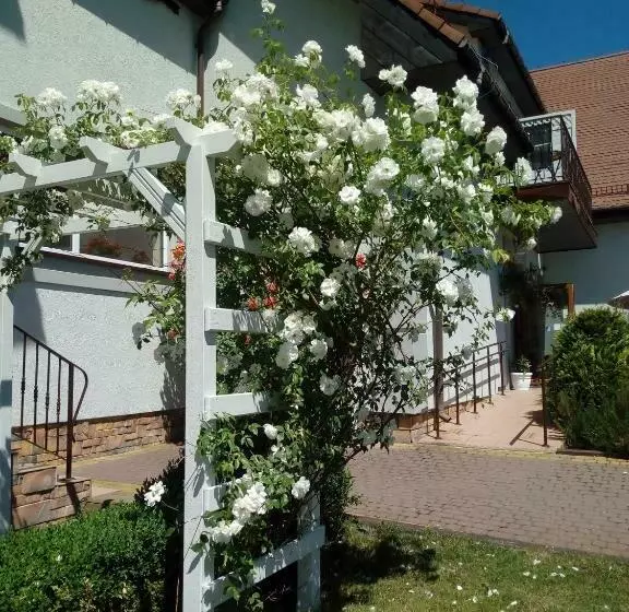 Aamiaismajoitus (B&B) Artemis