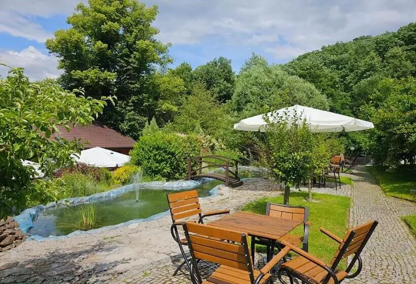 Aamiaismajoitus (B&B) Chata Nad Sztolnią