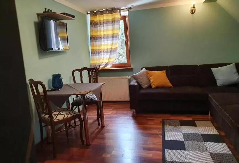 Aamiaismajoitus (B&B) Chata Nad Sztolnią