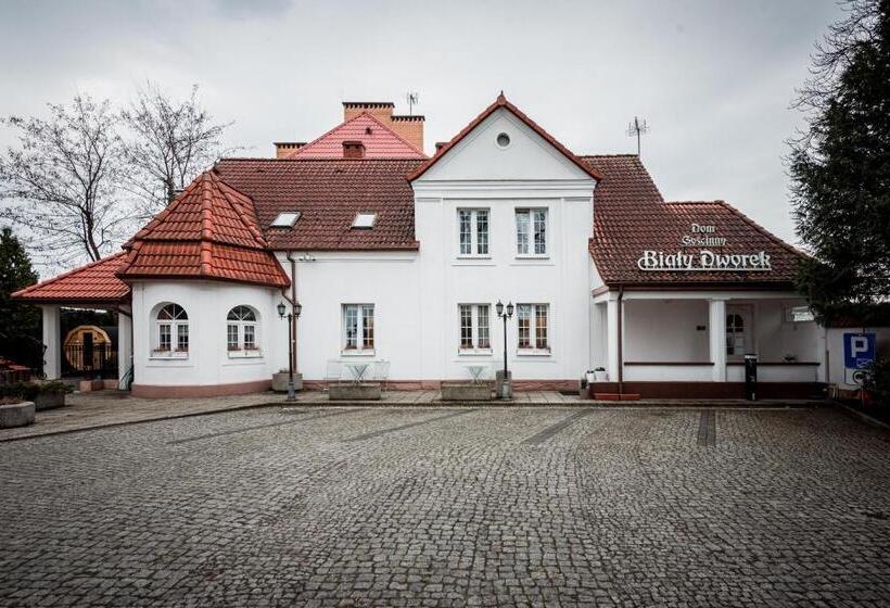 Bed and Breakfast Dom Goscinny Bialy Dworek