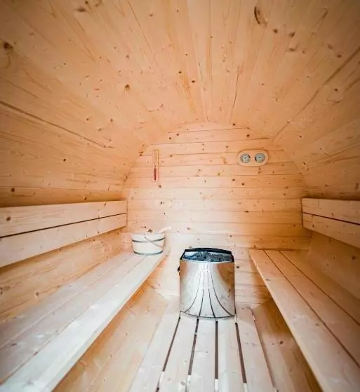 Aamiaismajoitus (B&B) Dom Goscinny Bialy Dworek