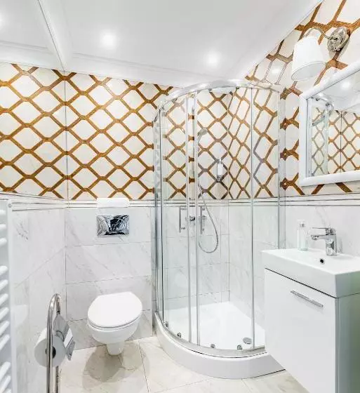 Aamiaismajoitus (B&B) Dom Goscinny Bialy Dworek