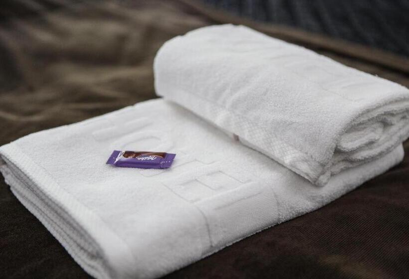 Bed and Breakfast Dom Goscinny Bialy Dworek