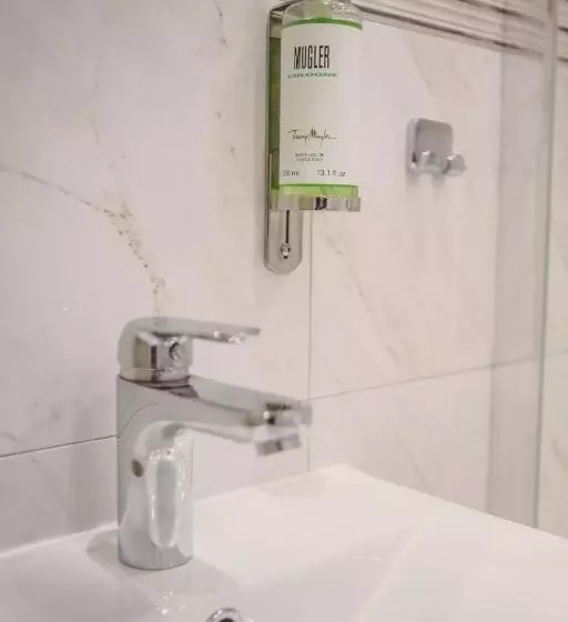 Aamiaismajoitus (B&B) Dom Goscinny Bialy Dworek