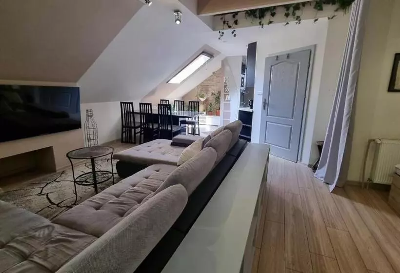 Aamiaismajoitus (B&B) Dwór Boratyn