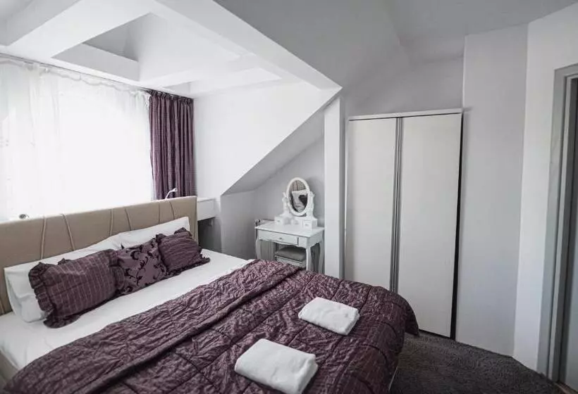 Aamiaismajoitus (B&B) Dwór Boratyn