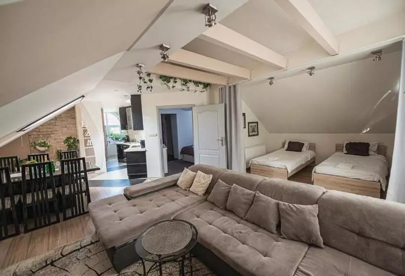 Aamiaismajoitus (B&B) Dwór Boratyn