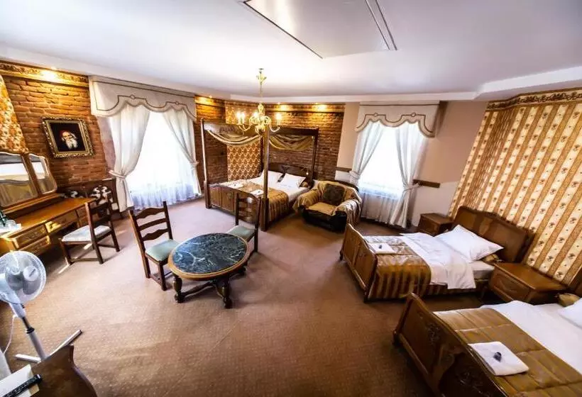 Aamiaismajoitus (B&B) Dwór Boratyn