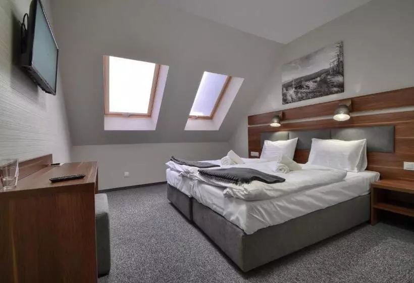 تختخواب و صبحانه Gucio