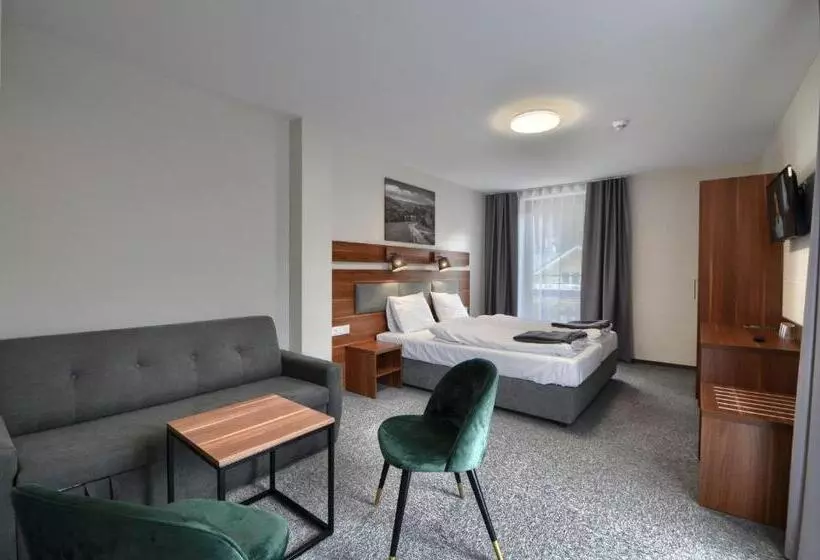 تختخواب و صبحانه Gucio