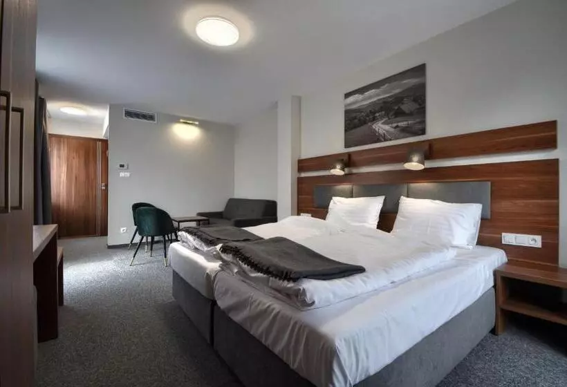 تختخواب و صبحانه Gucio