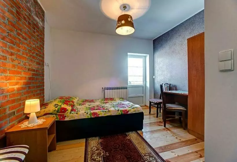 Aamiaismajoitus (B&B) Noclegi Dwór Szlachecki Biedaczów