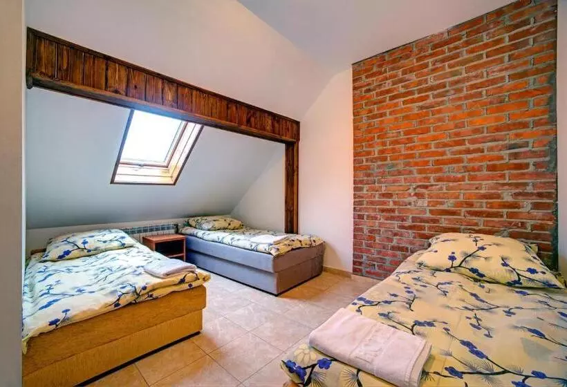 Aamiaismajoitus (B&B) Noclegi Dwór Szlachecki Biedaczów