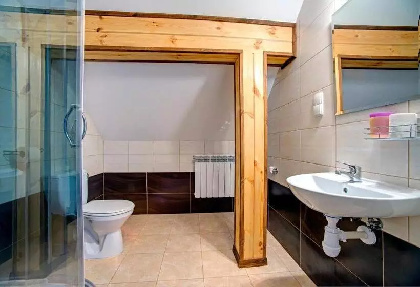 Aamiaismajoitus (B&B) Noclegi Dwór Szlachecki Biedaczów