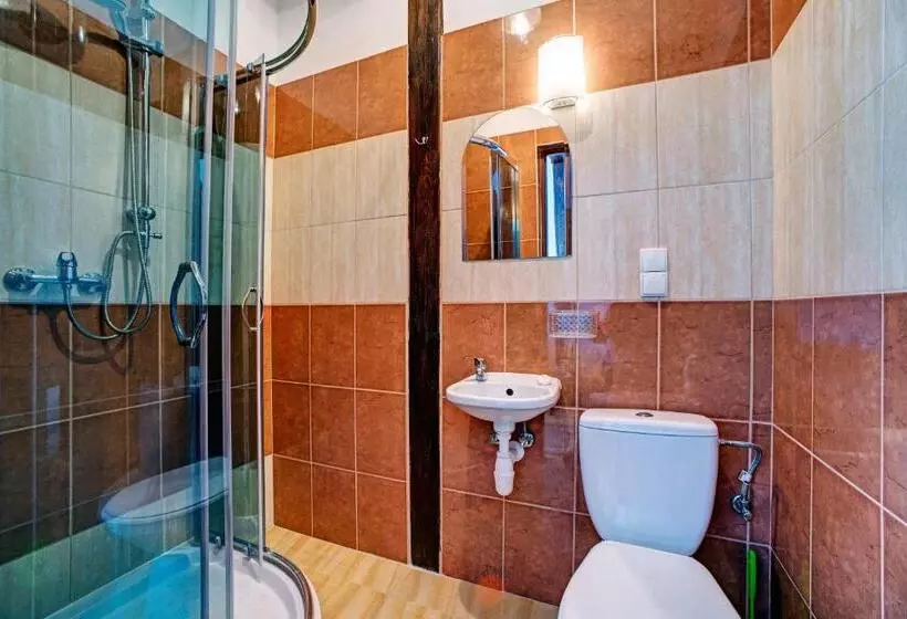 Aamiaismajoitus (B&B) Noclegi Dwór Szlachecki Biedaczów