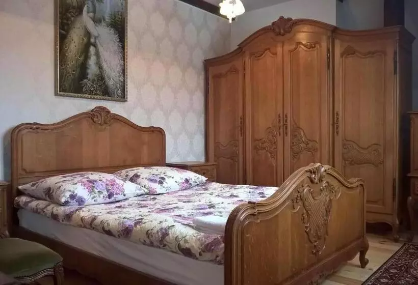 Aamiaismajoitus (B&B) Noclegi Dwór Szlachecki Biedaczów