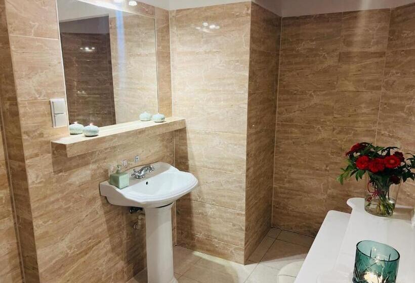 Aamiaismajoitus (B&B) Nostalgia Poganice