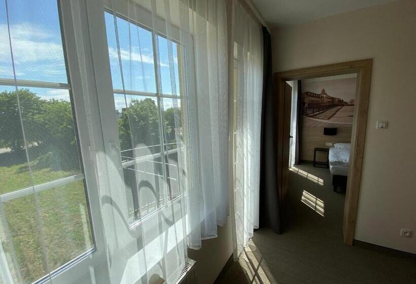 تختخواب و صبحانه Promes Mielno