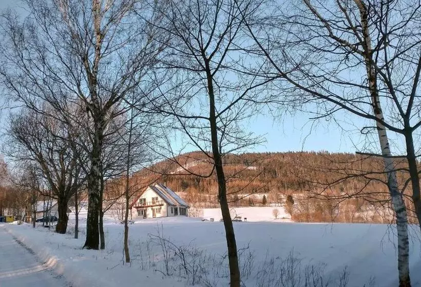 Aamiaismajoitus (B&B) Rezydencja Ostoja