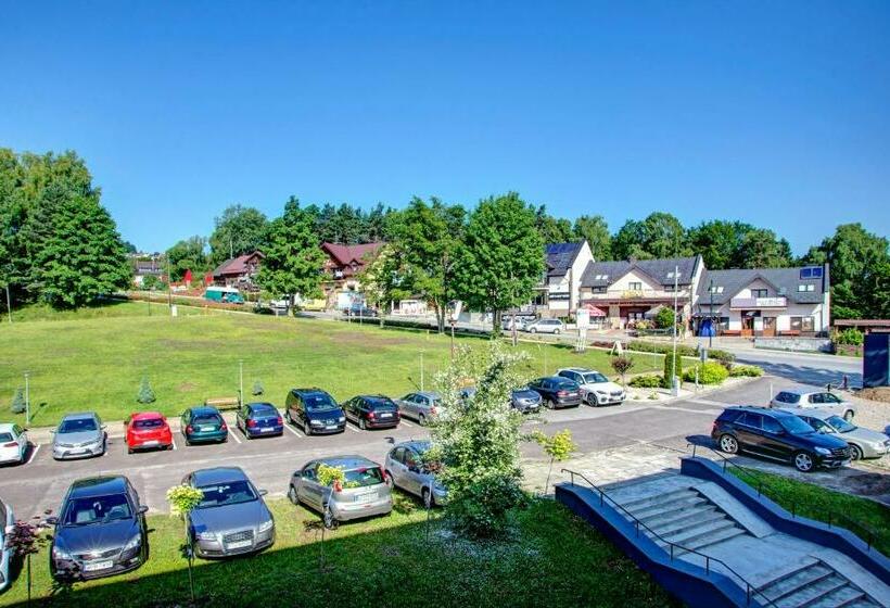 تختخواب و صبحانه Solina Resort