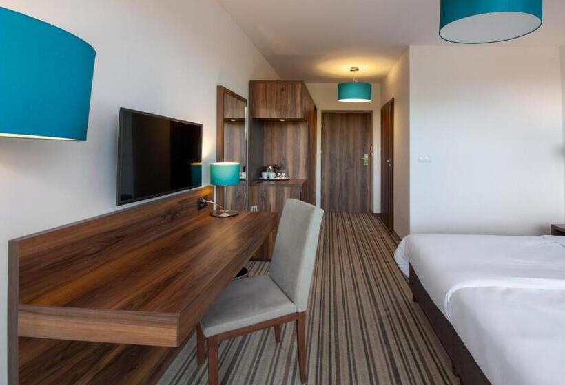 تختخواب و صبحانه Solina Resort