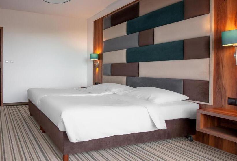 تختخواب و صبحانه Solina Resort