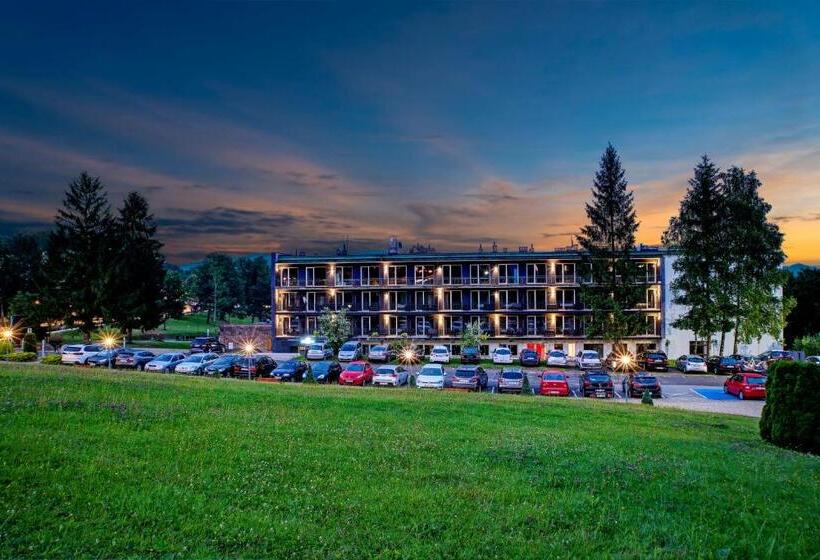 تختخواب و صبحانه Solina Resort