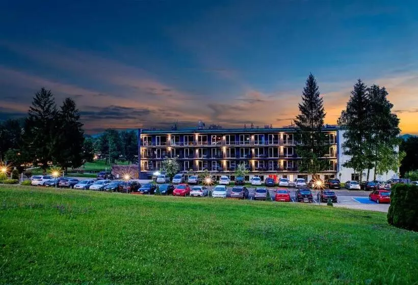 Aamiaismajoitus (B&B) Solina Resort