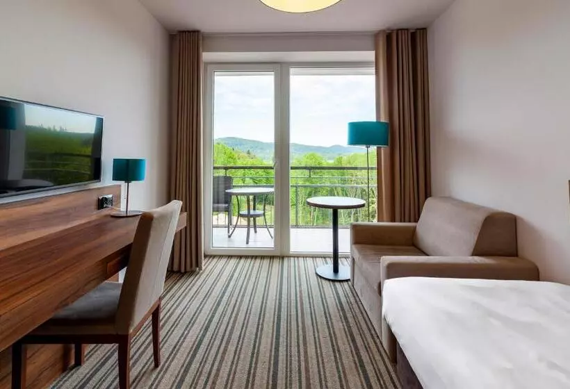 Aamiaismajoitus (B&B) Solina Resort