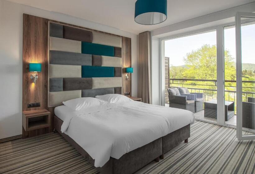 تختخواب و صبحانه Solina Resort