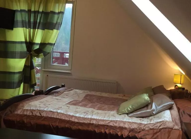 Aamiaismajoitus (B&B) Willa Pod Starą Skocznią