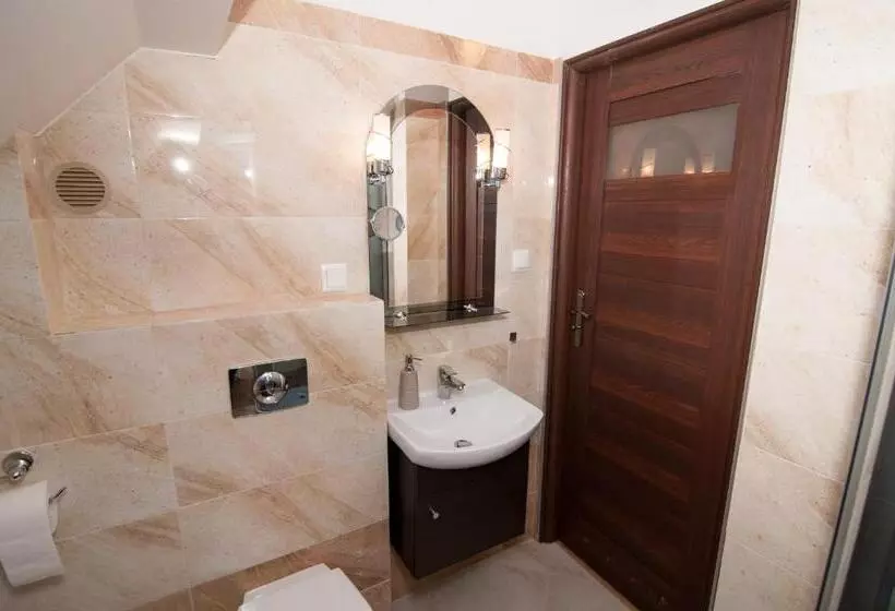 Aamiaismajoitus (B&B) Willa Pod Starą Skocznią