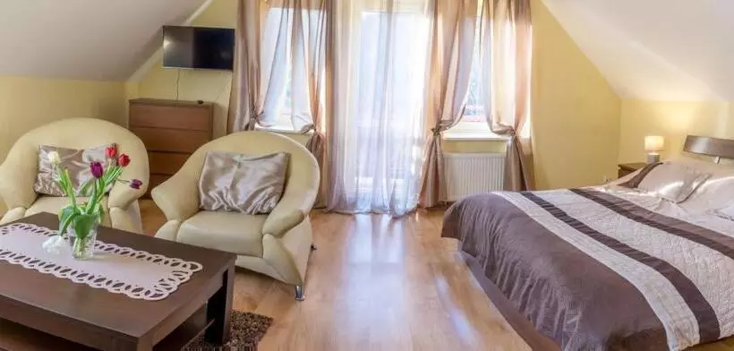 Aamiaismajoitus (B&B) Willa Pod Starą Skocznią