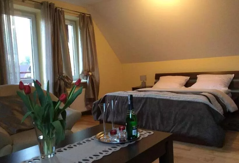 Aamiaismajoitus (B&B) Willa Pod Starą Skocznią