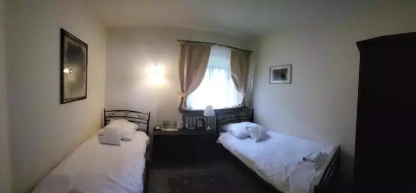 Aamiaismajoitus (B&B) Zamek Na Wodzie W Wojnowicach