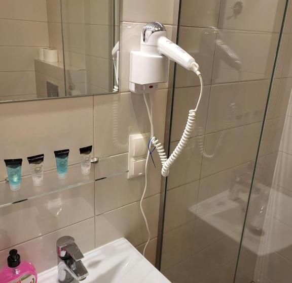 مبيت وإفطار Zamek Na Wodzie W Wojnowicach