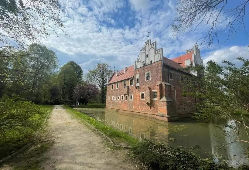 Aamiaismajoitus (B&B) Zamek Na Wodzie W Wojnowicach