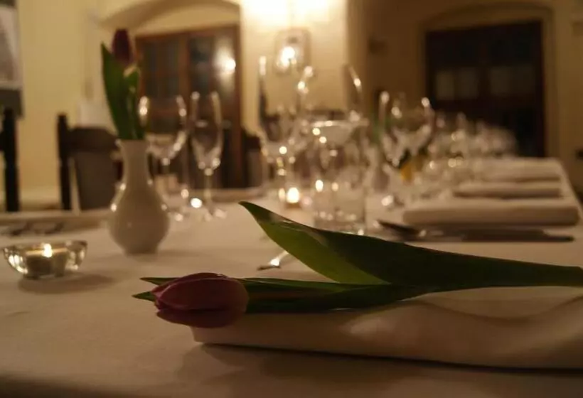 Aamiaismajoitus (B&B) Zamek Na Wodzie W Wojnowicach