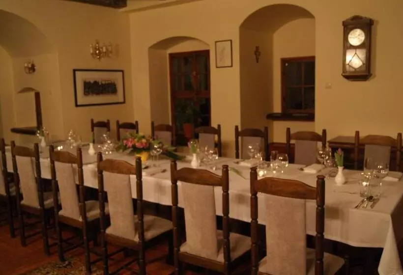 Aamiaismajoitus (B&B) Zamek Na Wodzie W Wojnowicach