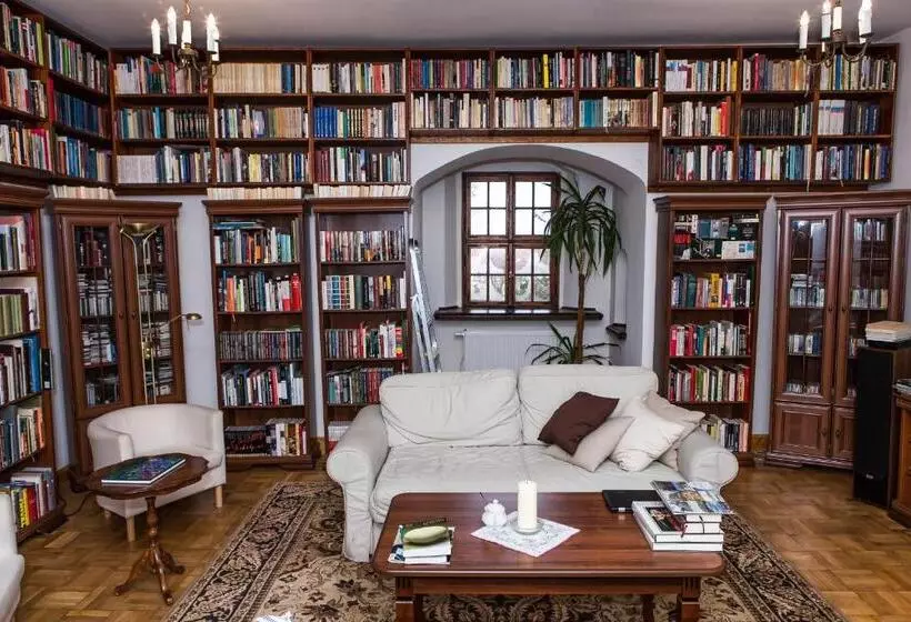 Aamiaismajoitus (B&B) Zamek Na Wodzie W Wojnowicach